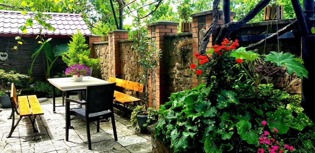 Green House In Batumi Exterior photo